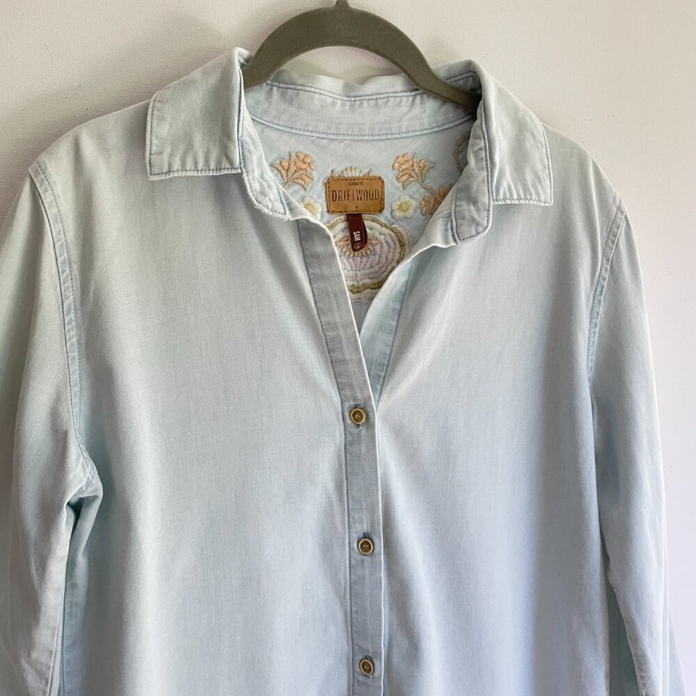DRIFTWOOD Light Washed Embroidered Back Demin Shirt Size M - Picture 5 of 14